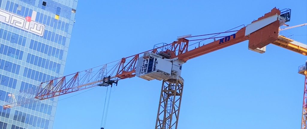 עגורנים בפרויקט מגדלי המשרדים עזריאלי טאון תל אביב