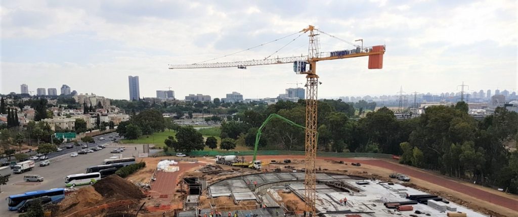 עגורן בפרויקט בניית אצטדיון רכיבת האופניים (וולדרום) – תל אביב