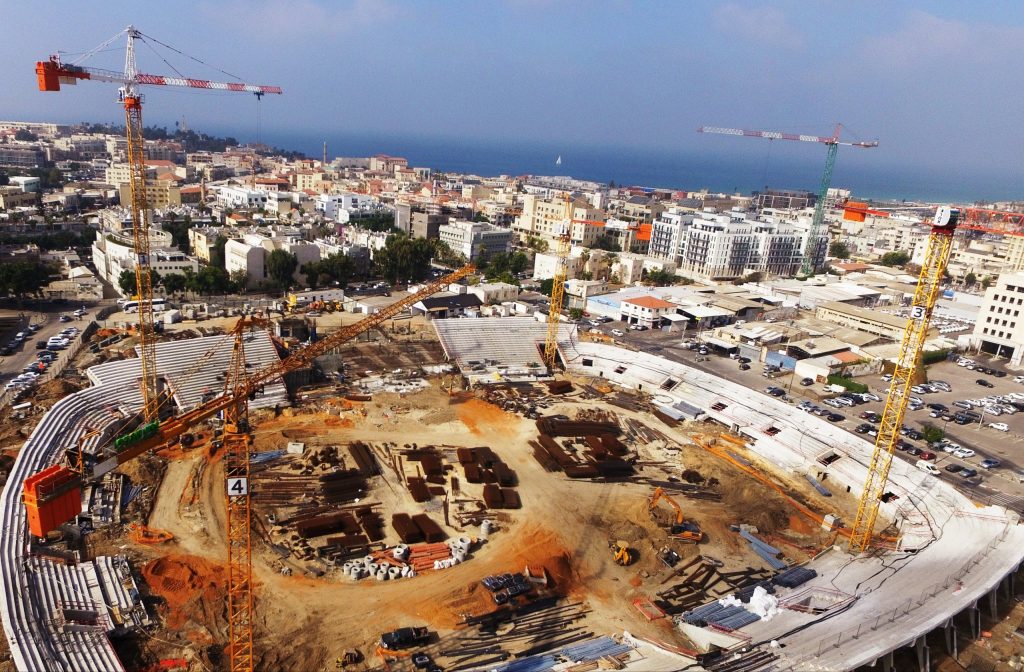 עגורני 16 טון בפרויקט אצטדיון אשדוד – קן התור | רמא