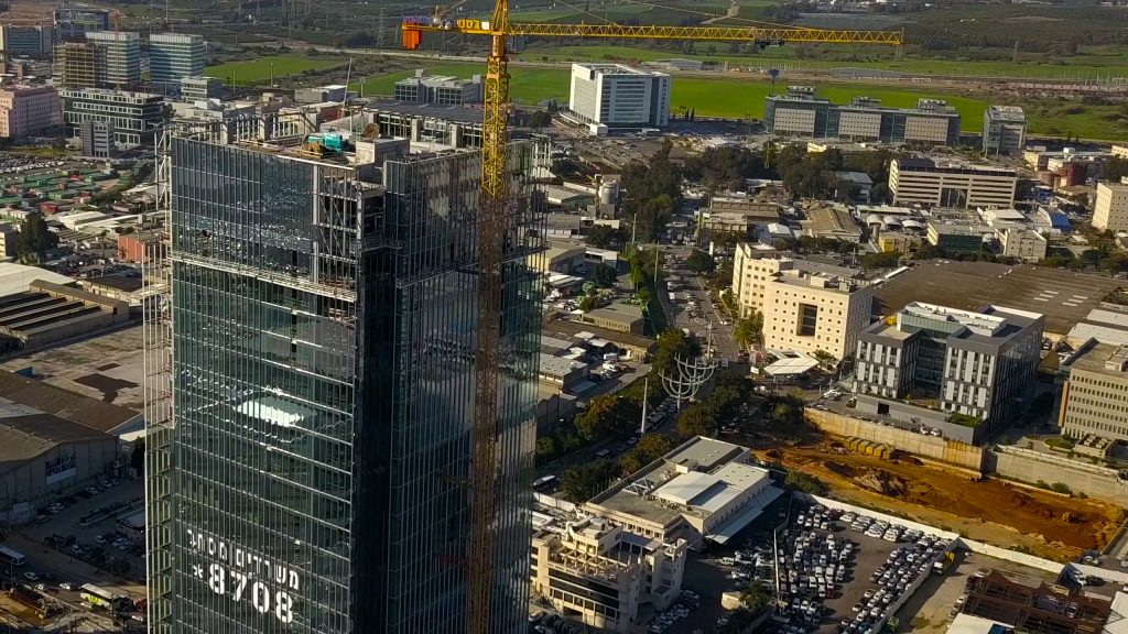 עגורן 10 טון לגובה 111 מטר בפרויקט המגדל גני אז"ר רמת גן – רמי שבירו - תמונה 3 | רמא