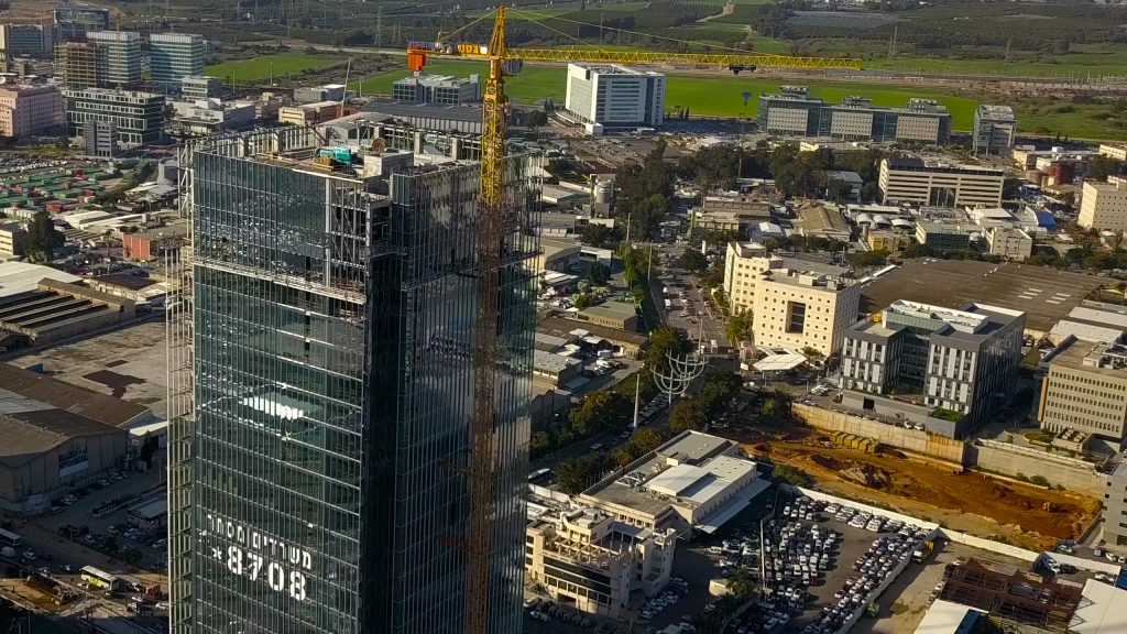 עגורן 10 טון לגובה 111 מטר בפרויקט המגדל גני אז"ר רמת גן – רמי שבירו - תמונה 4 | רמא