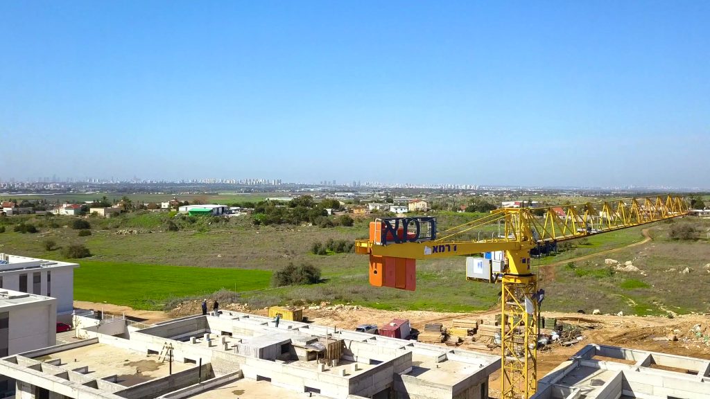 חמישה עגורני צריח, בהם MD208 לגובה 98 מטר, בפרויקט נאות אילנה בית שמש – דונה | רמא