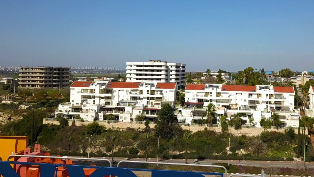 חמישה עגורני צריח, בהם MD208 לגובה 98 מטר, בפרויקט נאות אילנה בית שמש – דונה - תמונה 4 | רמא