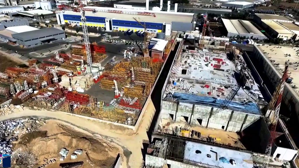 עגורני 12–16 טון בפרויקטי מרכזי נתונים ברמלה ובפתח תקווה – דניה סיבוס | רמא