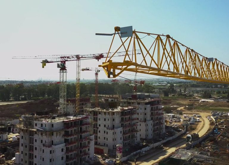 עגורן צריח ורוח חזקה: מה עושים לפני ואחרי סערה | רמא